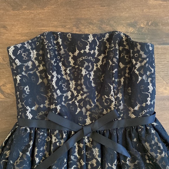 Lace Cocktail Dress - Black - 4 - Neiman Marcus for Target - Robert Rodriguez - Picture 2 of 7